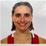 Entrenadora de natación y máster de profesorado. Soy deportista y con experiencia como docente deportiva desde los 18 años